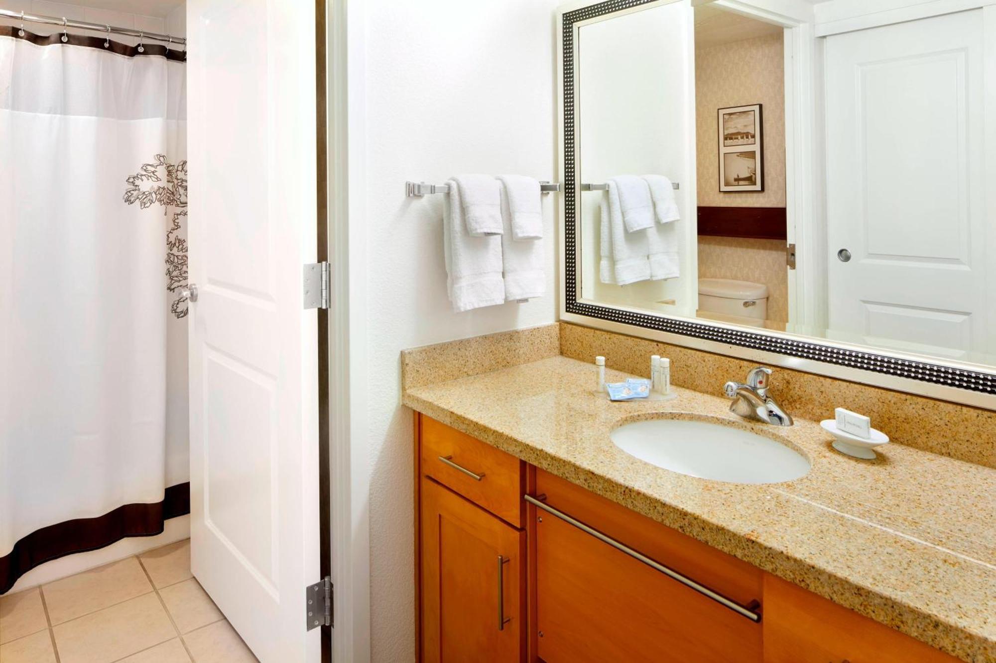By Marriott Six Flags At The Rim Hotel 3*