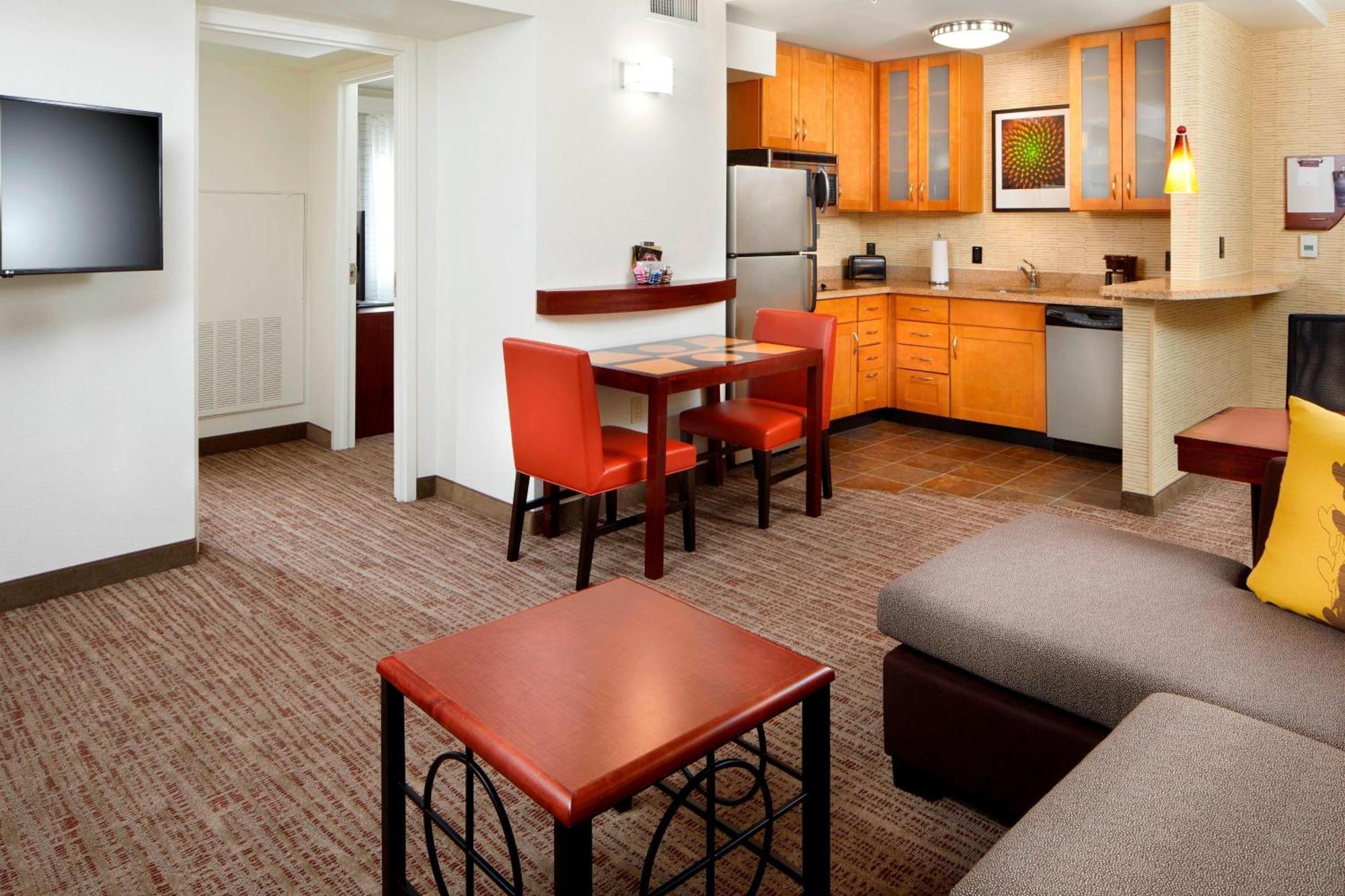By Marriott Six Flags At The Rim Hotel San Antonio