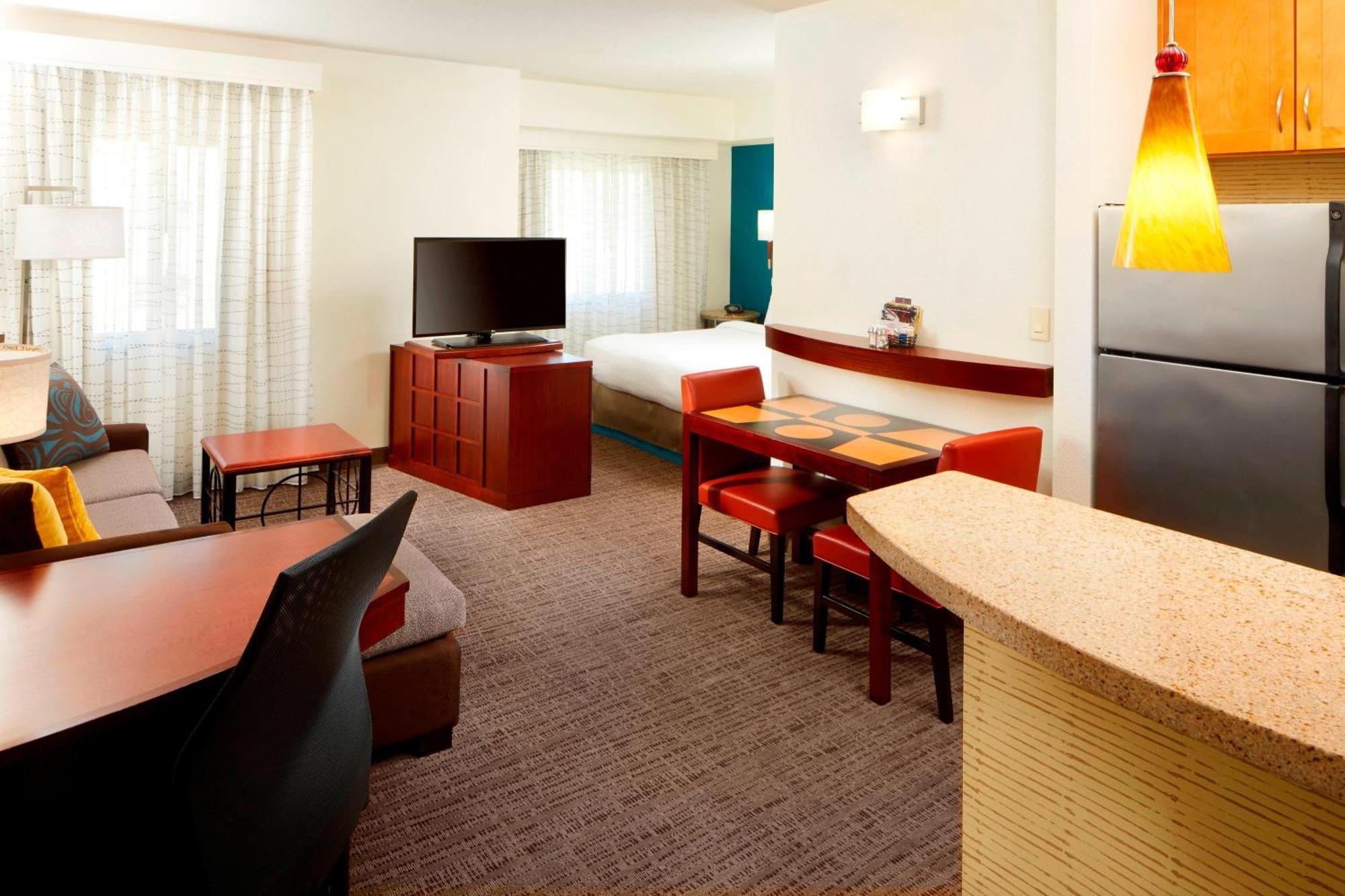 By Marriott Six Flags At The Rim 3* San Antonio