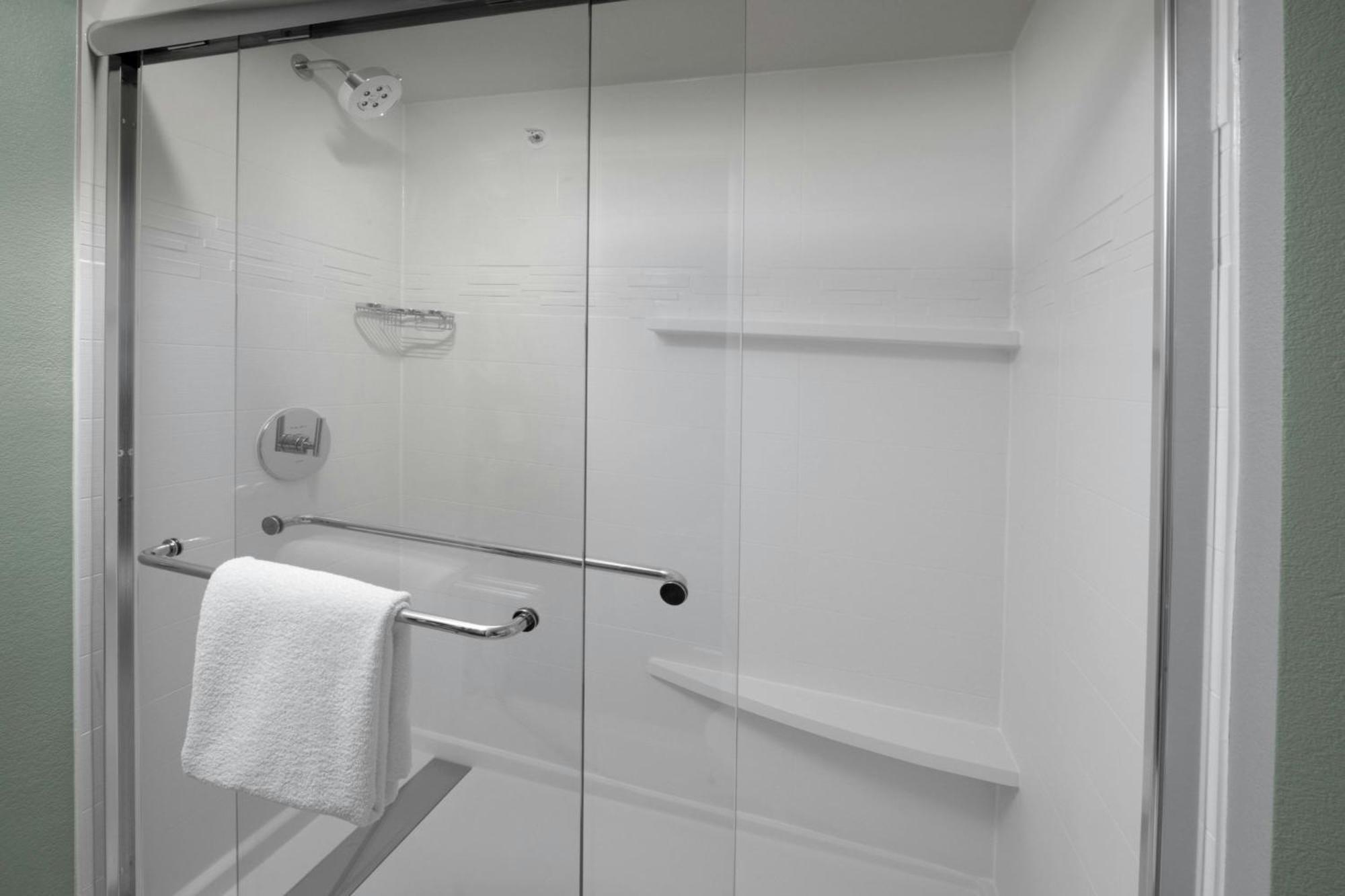 By Marriott Airport/alamo Heights Hotel 3*