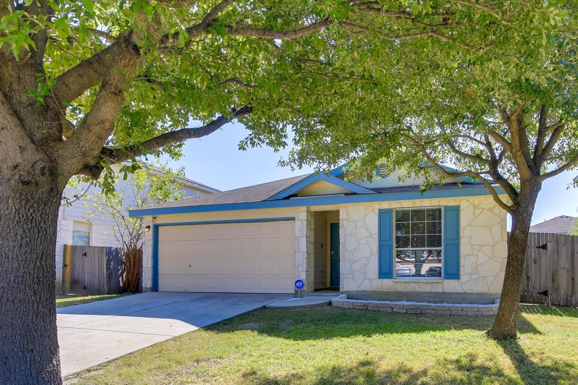 Holiday home Abode With Yard Less Than 4 Mi To Lackland