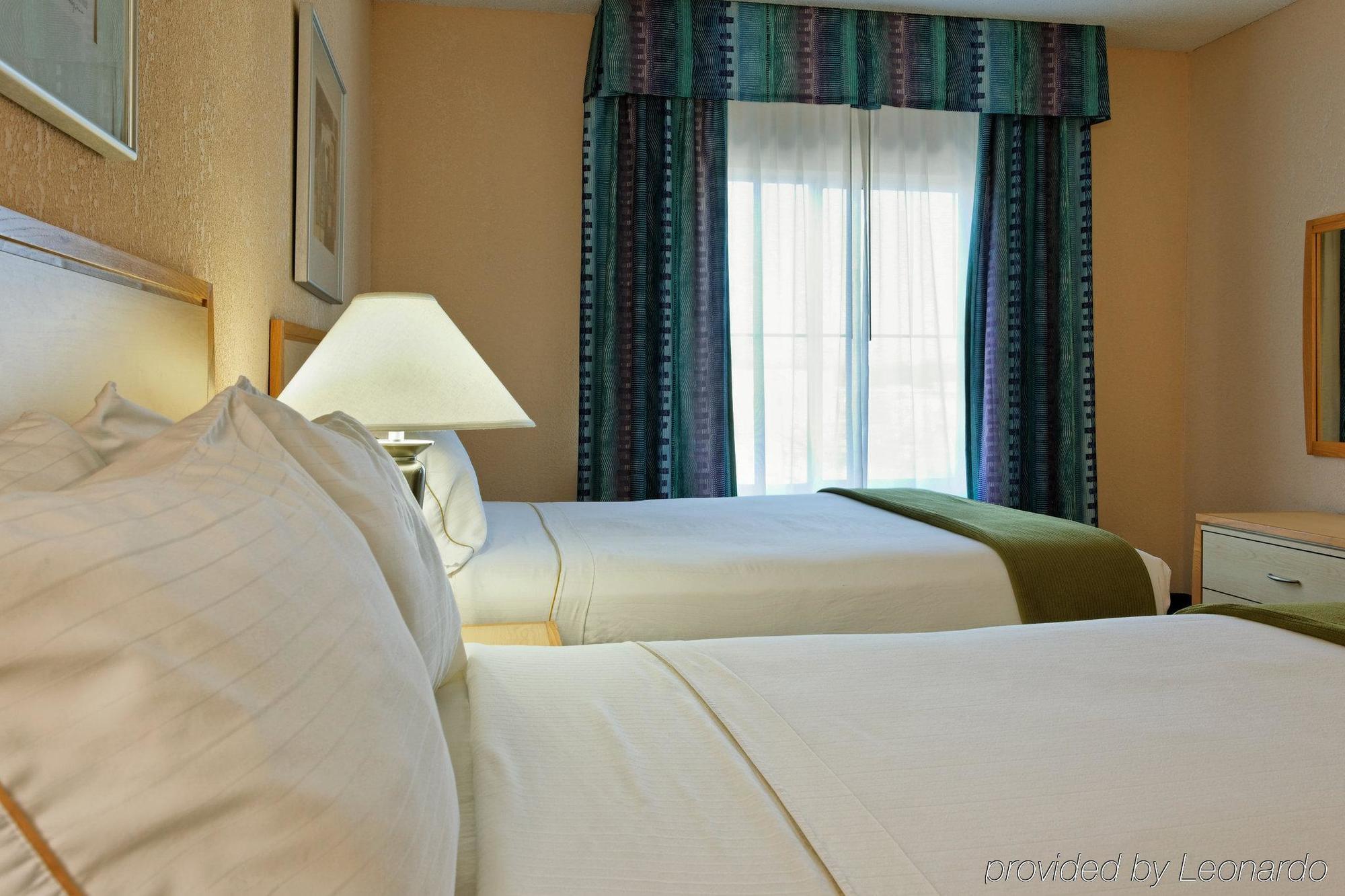 Hotel Express & - Rivercenter Area By Ihg 3*