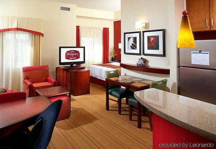 By Marriott Six Flags At The Rim 3* San Antonio