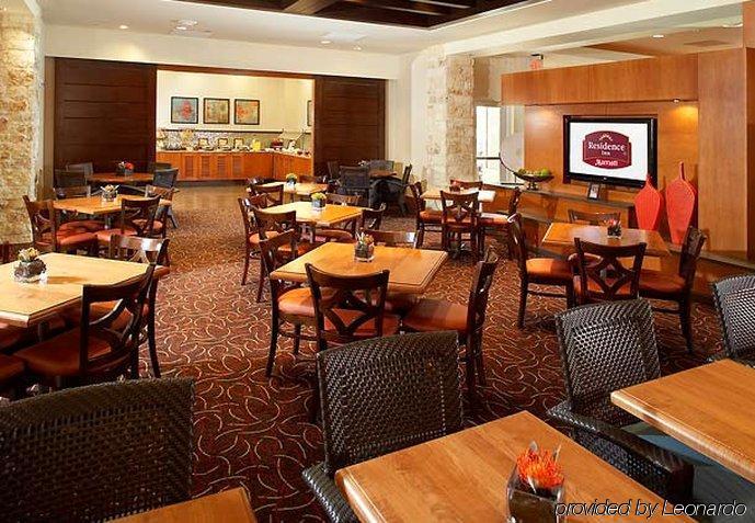 Hotel By Marriott Six Flags At The Rim 3*