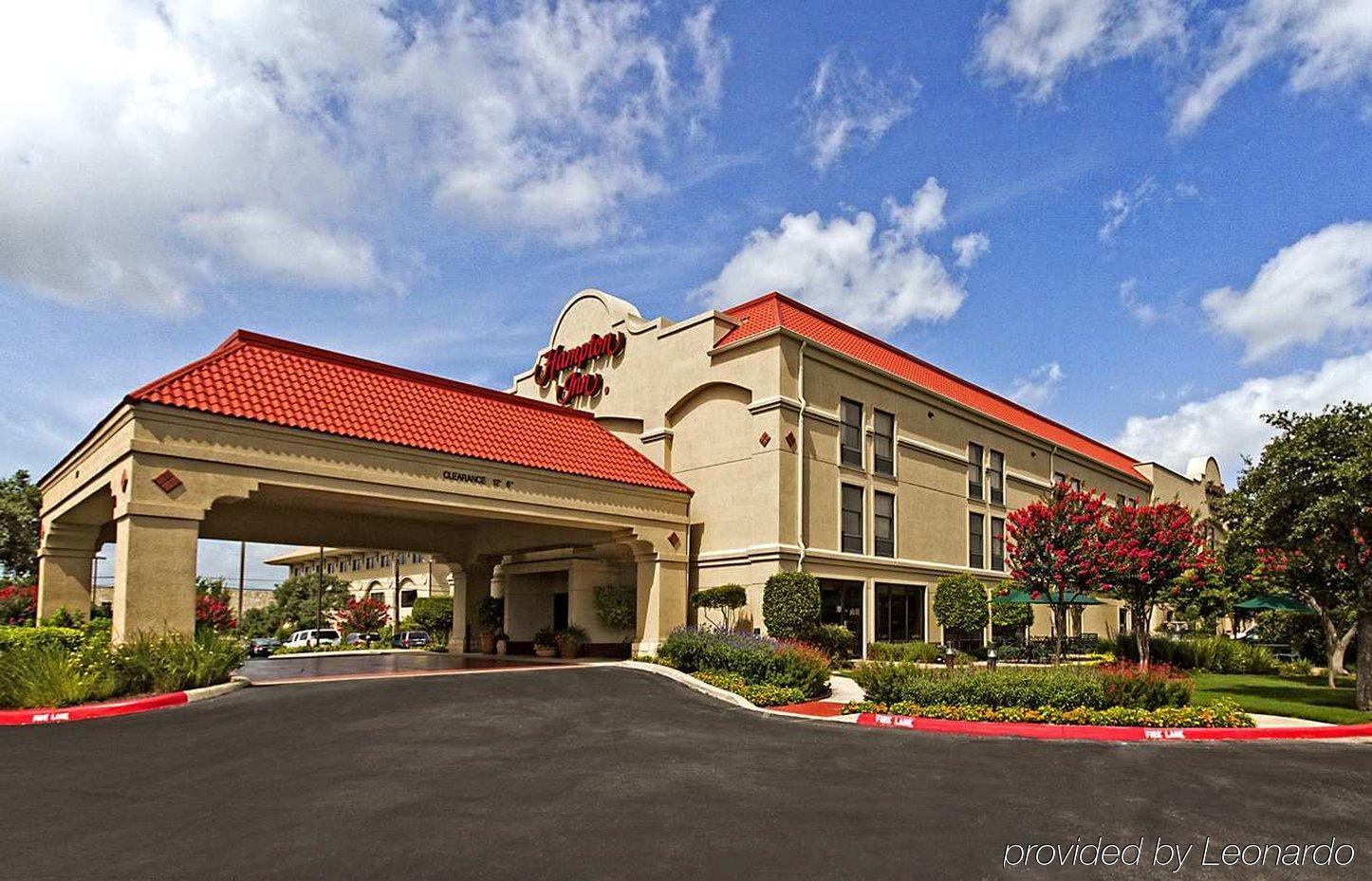 Hotel Hampton Stone Oak 3*