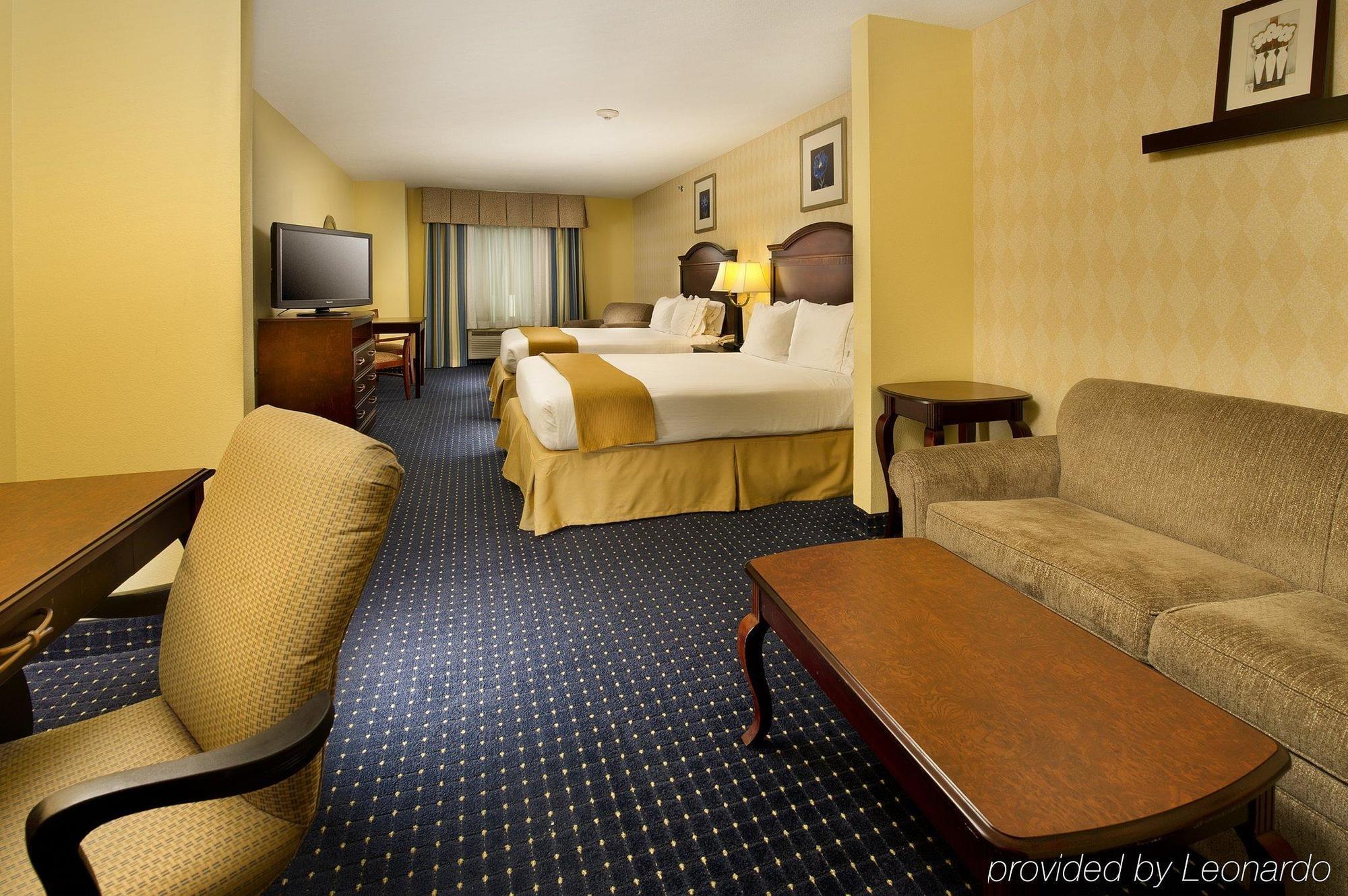 Express & West Sea World Area By Ihg Hotel