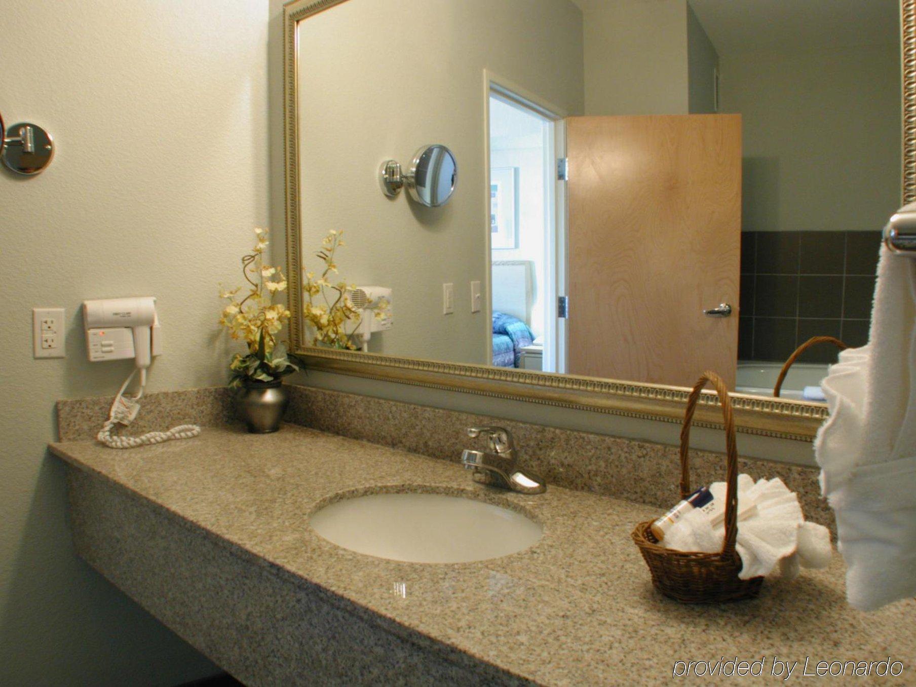 Express & - Rivercenter Area By Ihg
