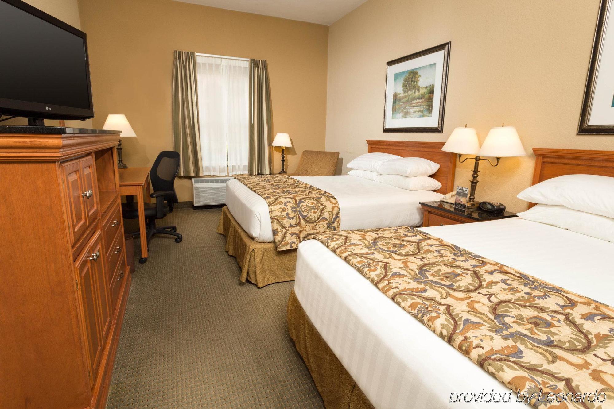 Hotel Drury & Northwest Medical Center