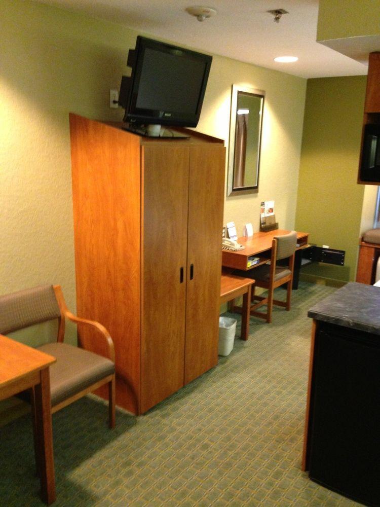 Super 8 By Wyndham Downtown Ne San Antonio