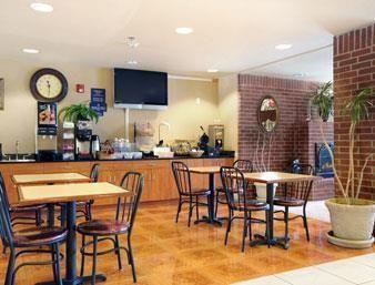 Hotel Super 8 By Wyndham Downtown Ne San Antonio