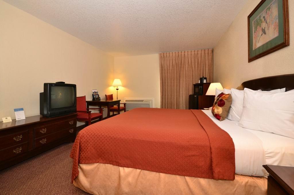 Hotel Surestay Plus By Best Western Fiesta 3*
