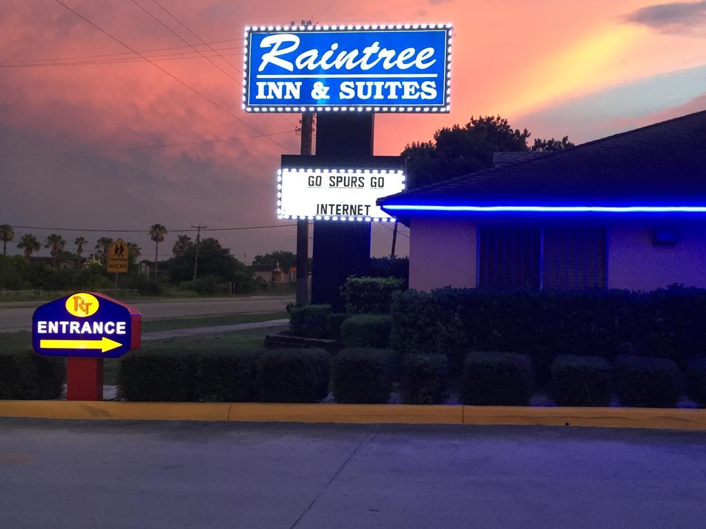Motel Raintree And Suites 2*