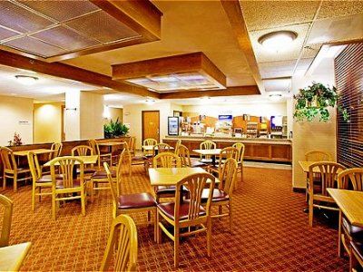 Hotel Express - Airport By Ihg 3*