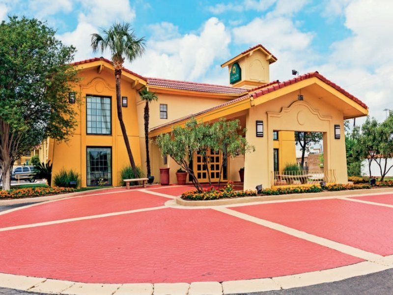 Hotel La Quinta By Wyndham Lackland 3*