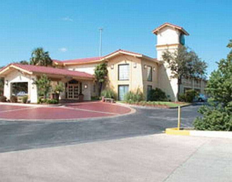 La Quinta By Wyndham Lackland