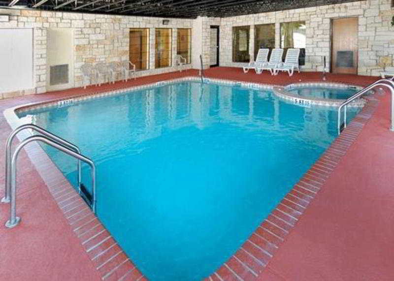 Comfort Near Seaworld Hotel 3*