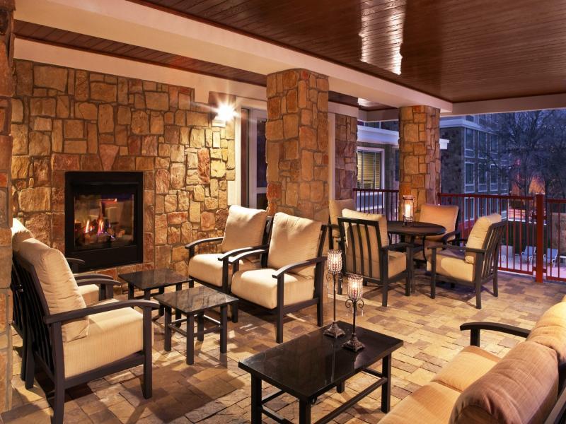 Drury & Airport Hotel 3*