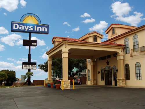 Days Inn by Wyndham San Antonio Northwest/Seaworld Hotel
