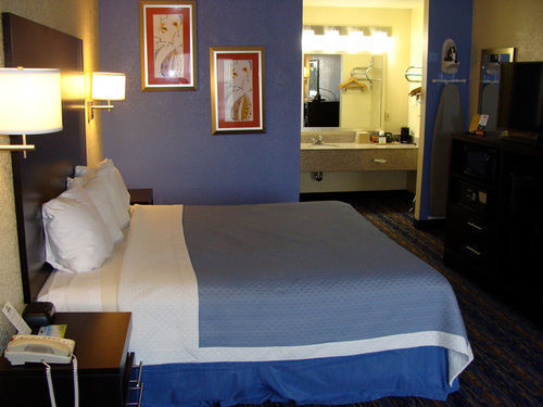 Days Inn by Wyndham San Antonio Northwest/Seaworld 2*