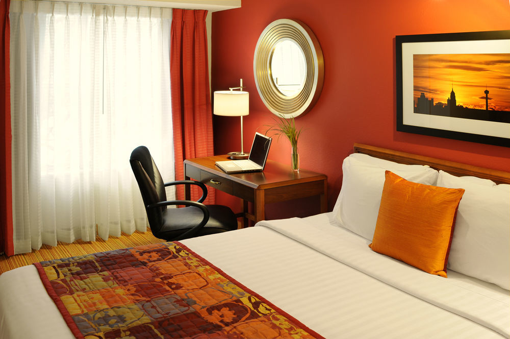 By Marriott Airport/alamo Heights 3* San Antonio