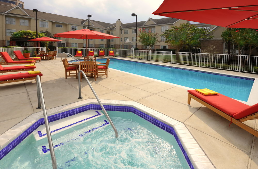 Hotel By Marriott Airport/alamo Heights 3*