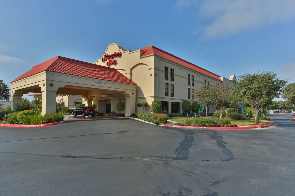 Hampton Stone Oak Hotel 3*