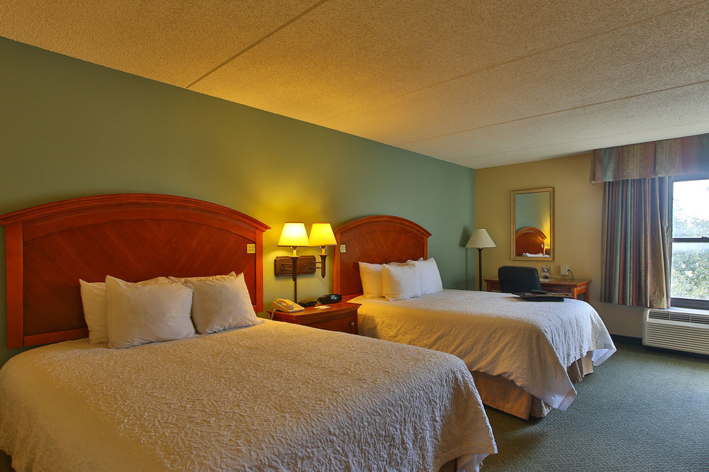 Hampton Stone Oak Hotel