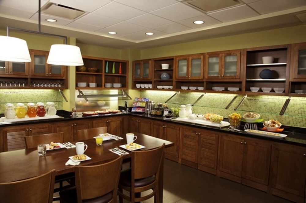 Hyatt Place Airport/quarry Market Hotel San Antonio
