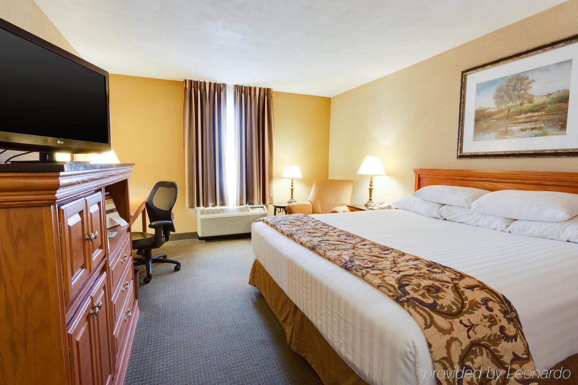 Drury & Northwest Medical Center Hotel