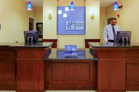 Express & West Sea World Area By Ihg Hotel San Antonio