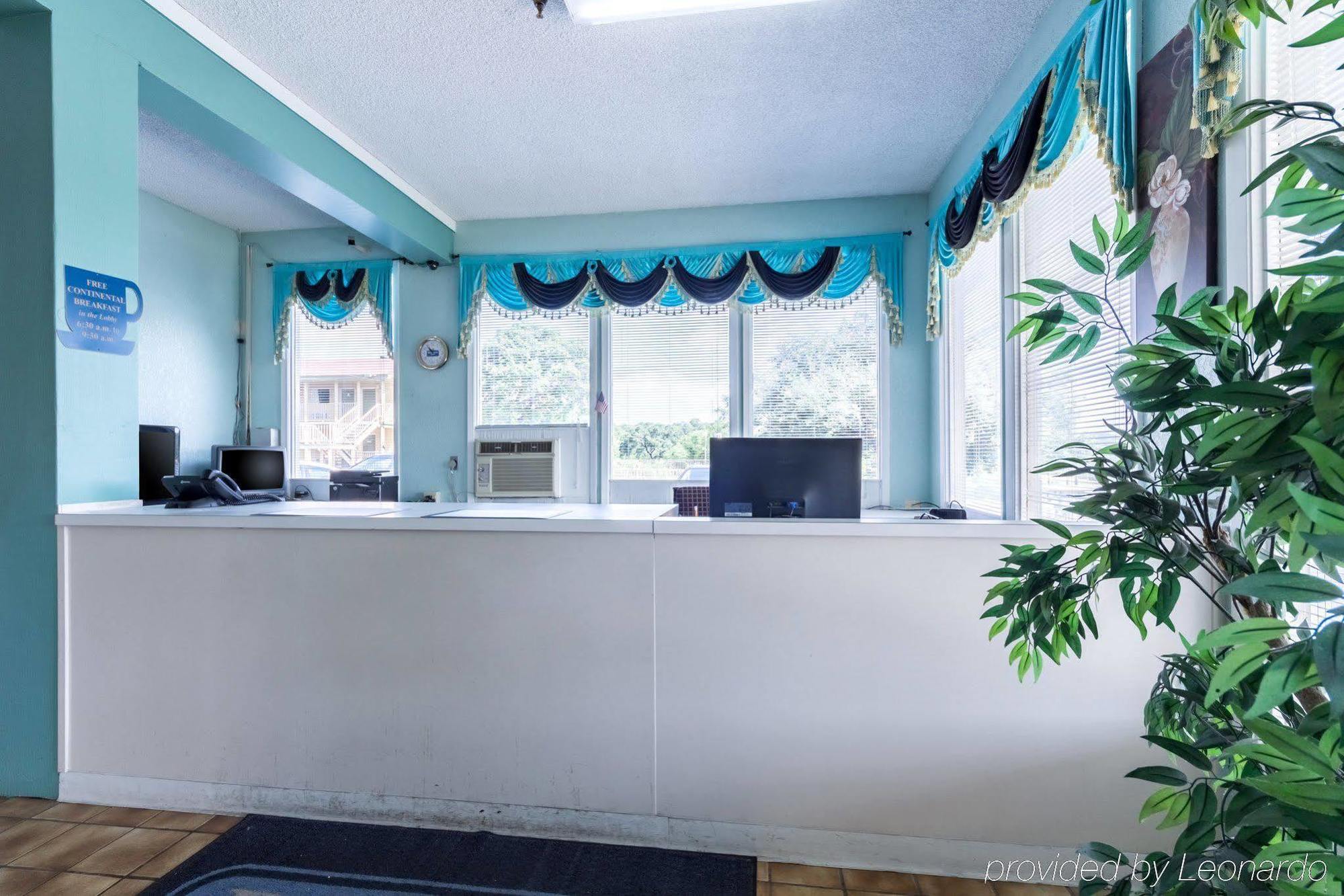 Motel Hillview At Six Flags Fiesta San Antonio