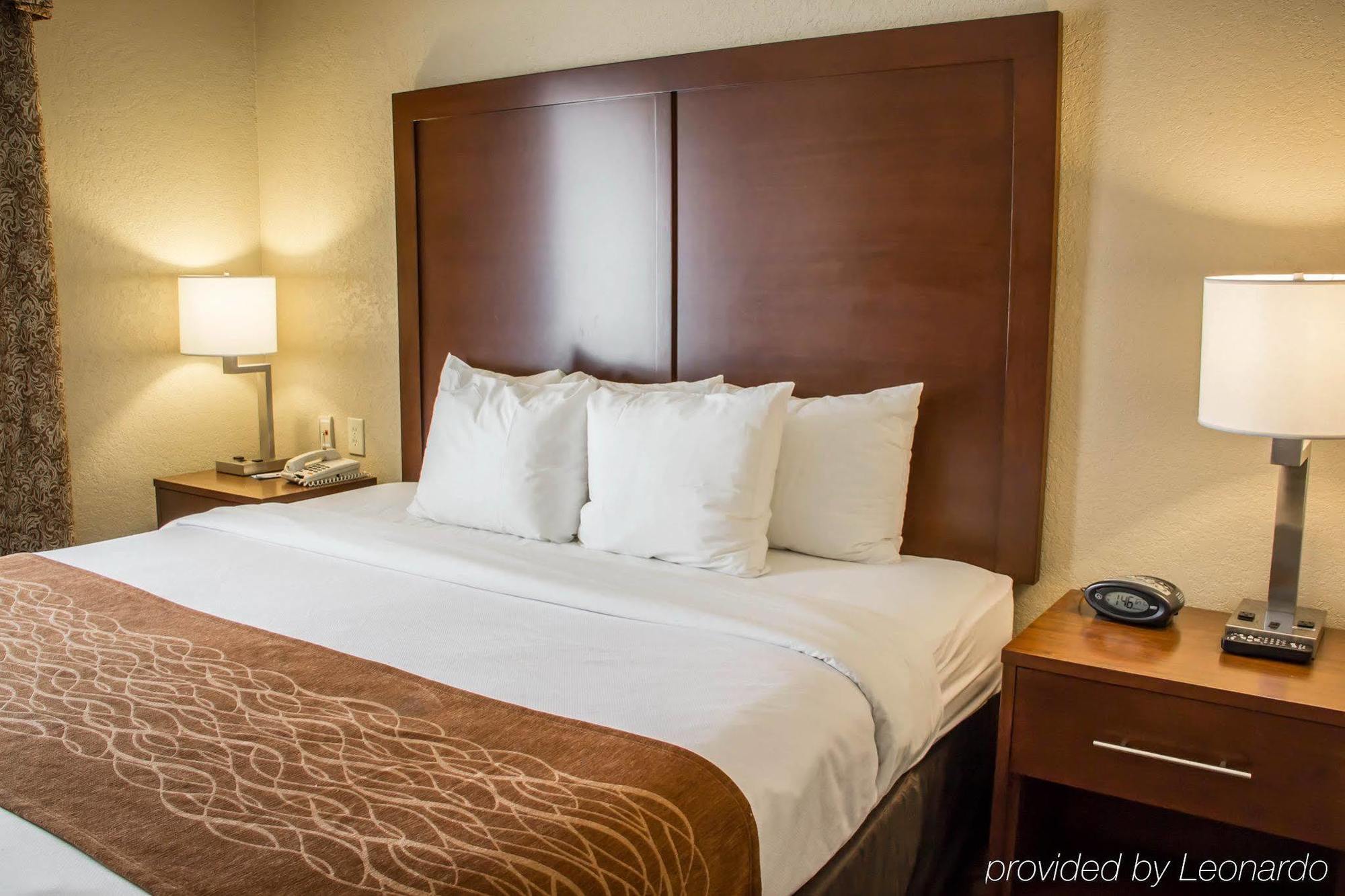 Comfort Near Seaworld Hotel 3*