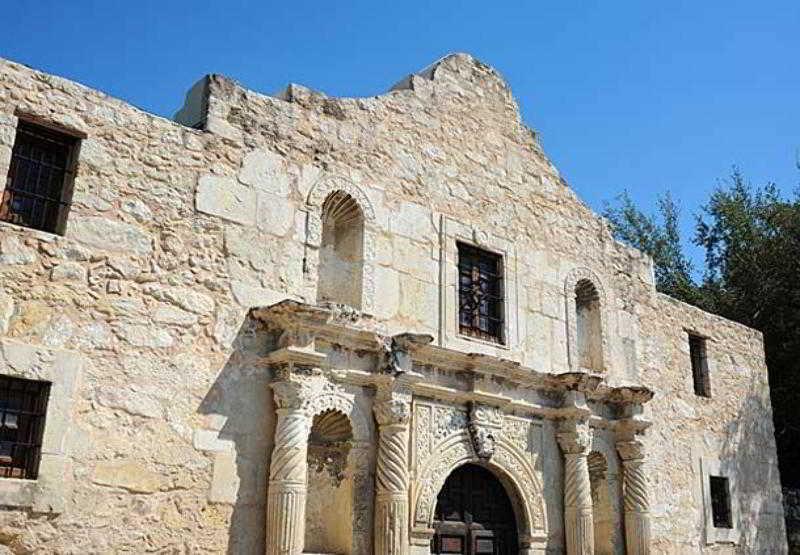 By Marriott Airport/alamo Heights Hotel