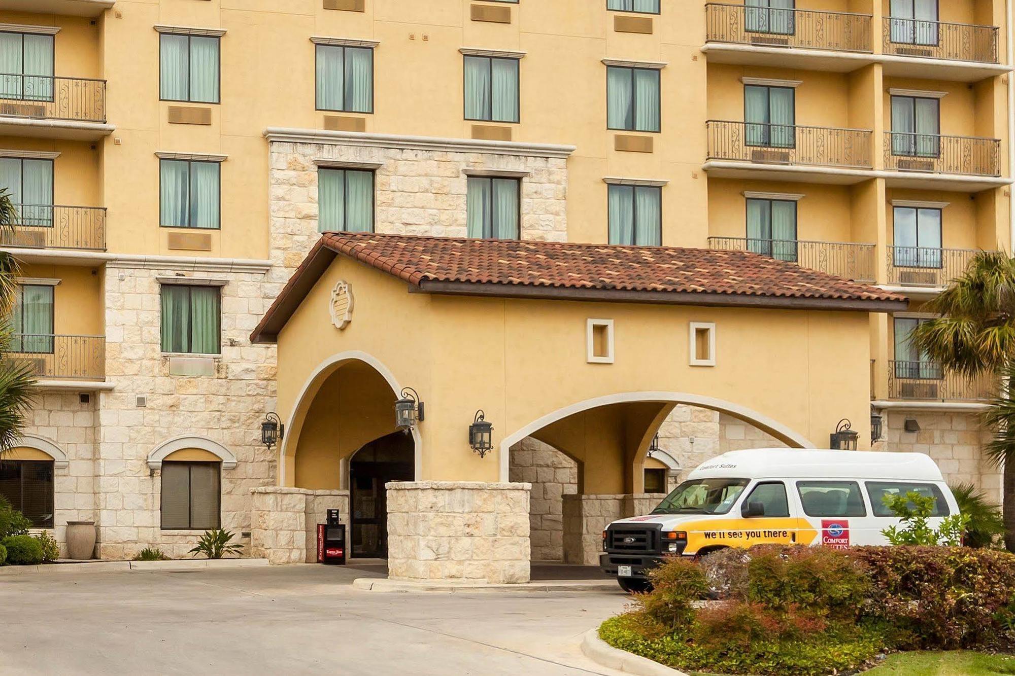 Comfort Alamo-river Walk 3*