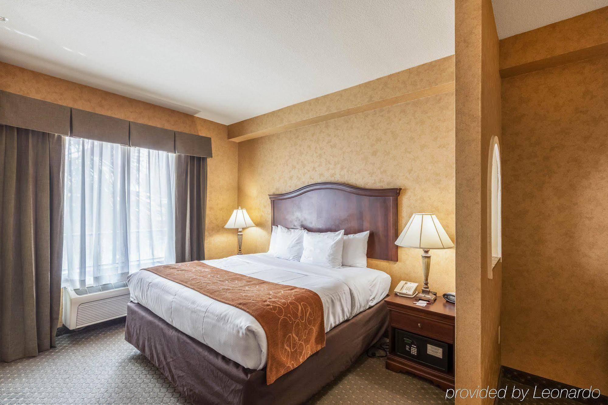 Comfort Alamo-river Walk 3*