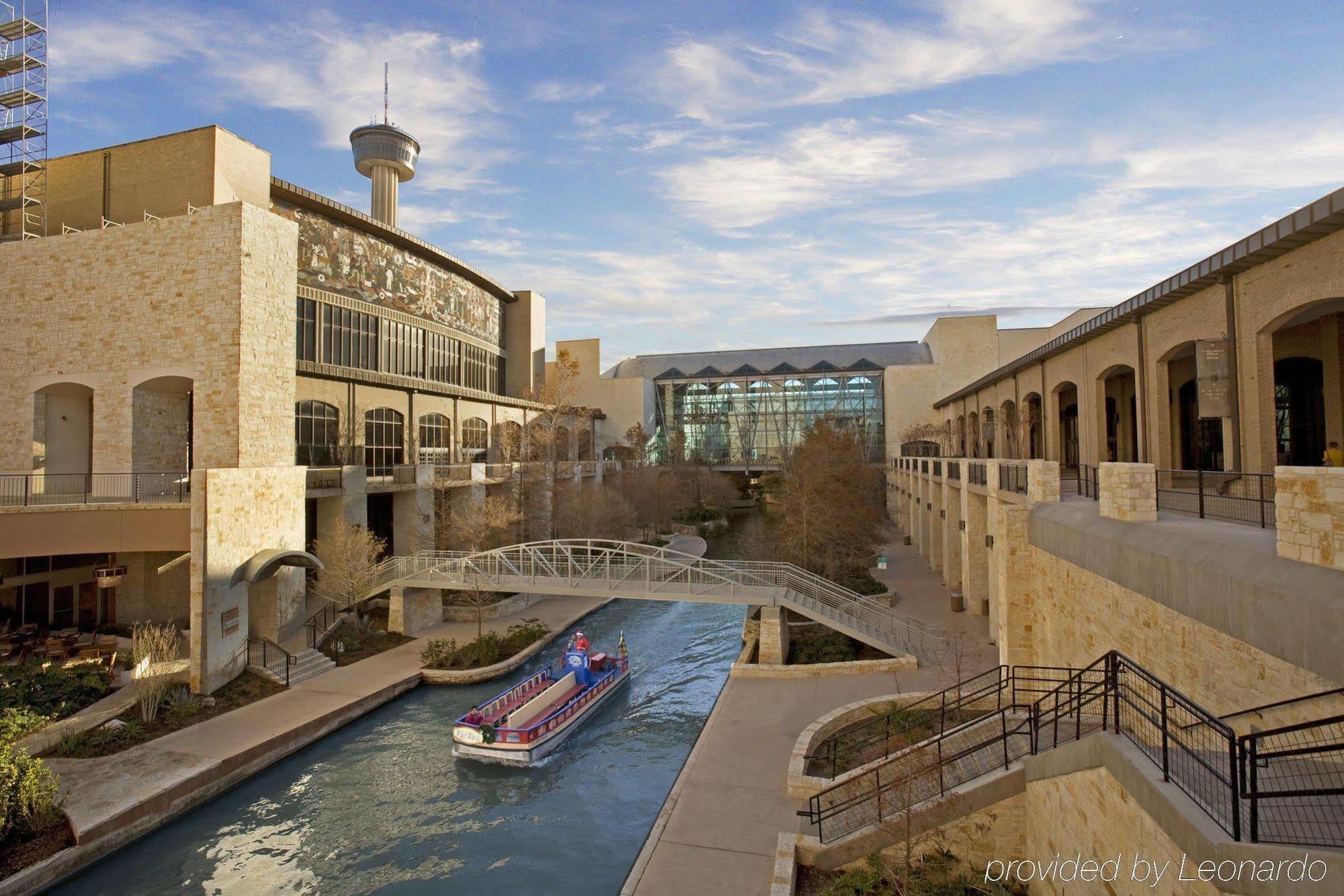 Comfort Alamo-river Walk 3*