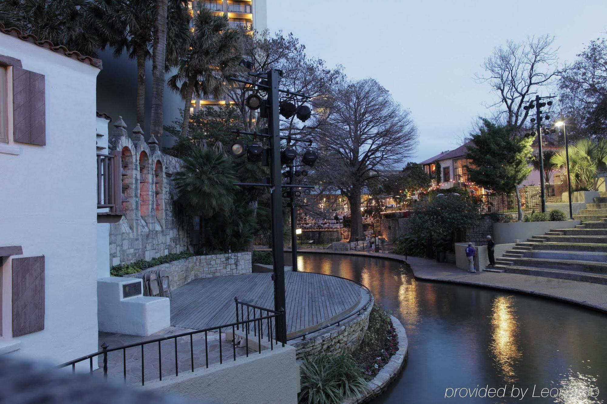 Comfort Alamo-river Walk Hotel