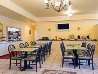 Days Inn by Wyndham San Antonio Northwest/Seaworld San Antonio