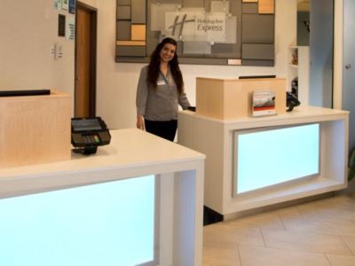 Express - Airport By Ihg 3*