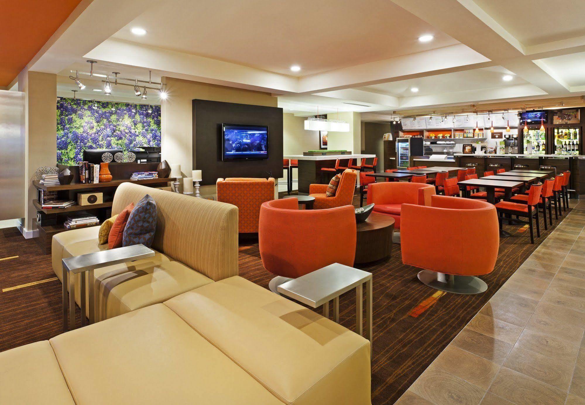 Courtyard By Marriott Airport/north Star Mall 3*