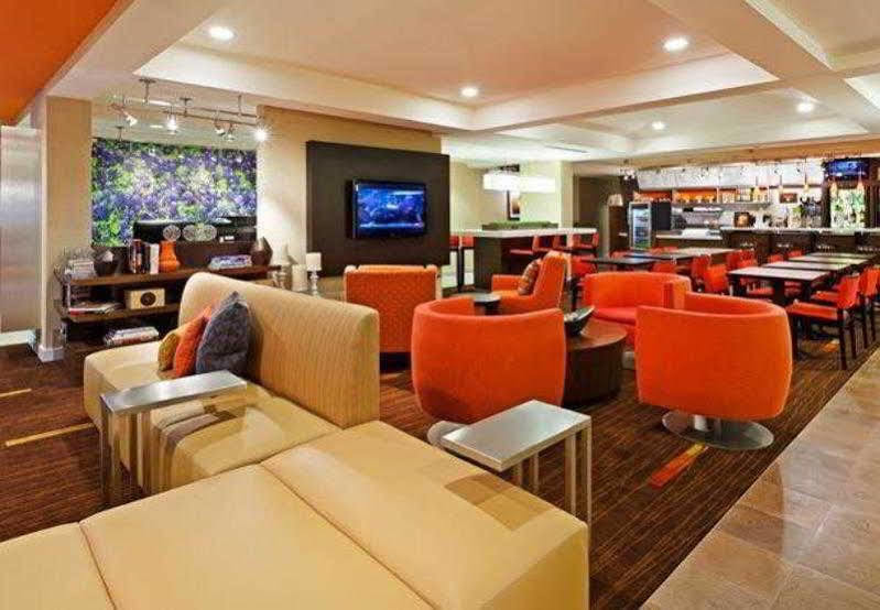 Hotel Courtyard By Marriott Airport/north Star Mall