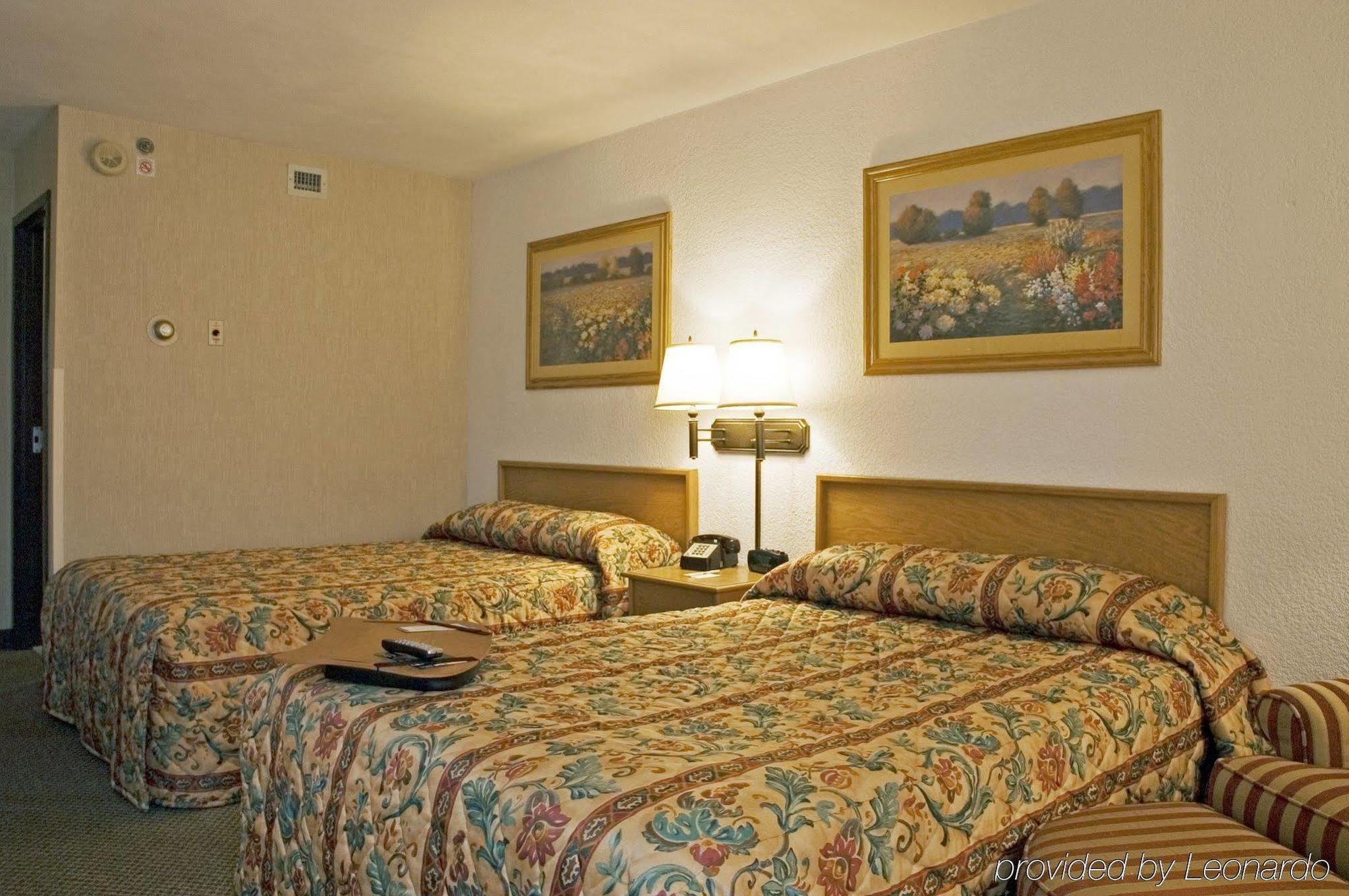 Drury & Airport Hotel 3*