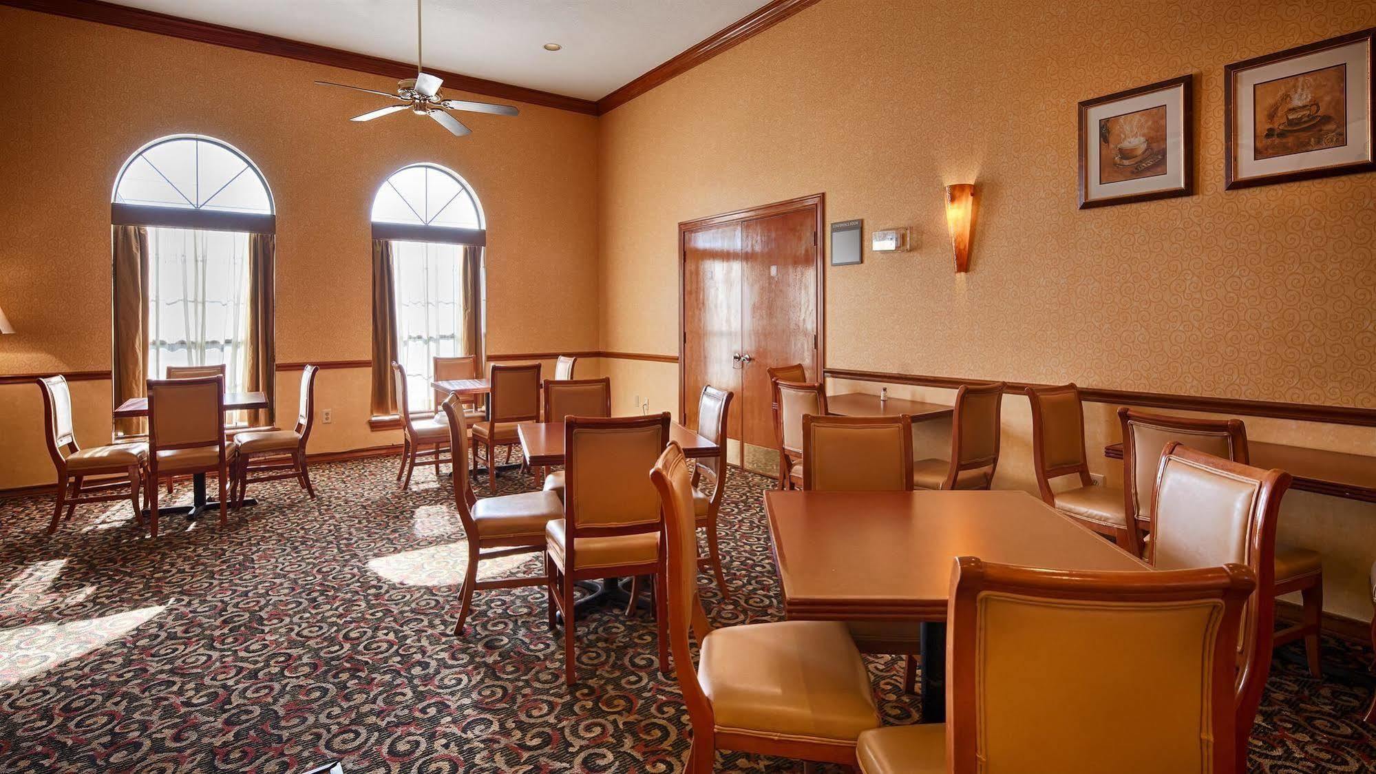Surestay Plus By Best Western Fiesta 3* San Antonio
