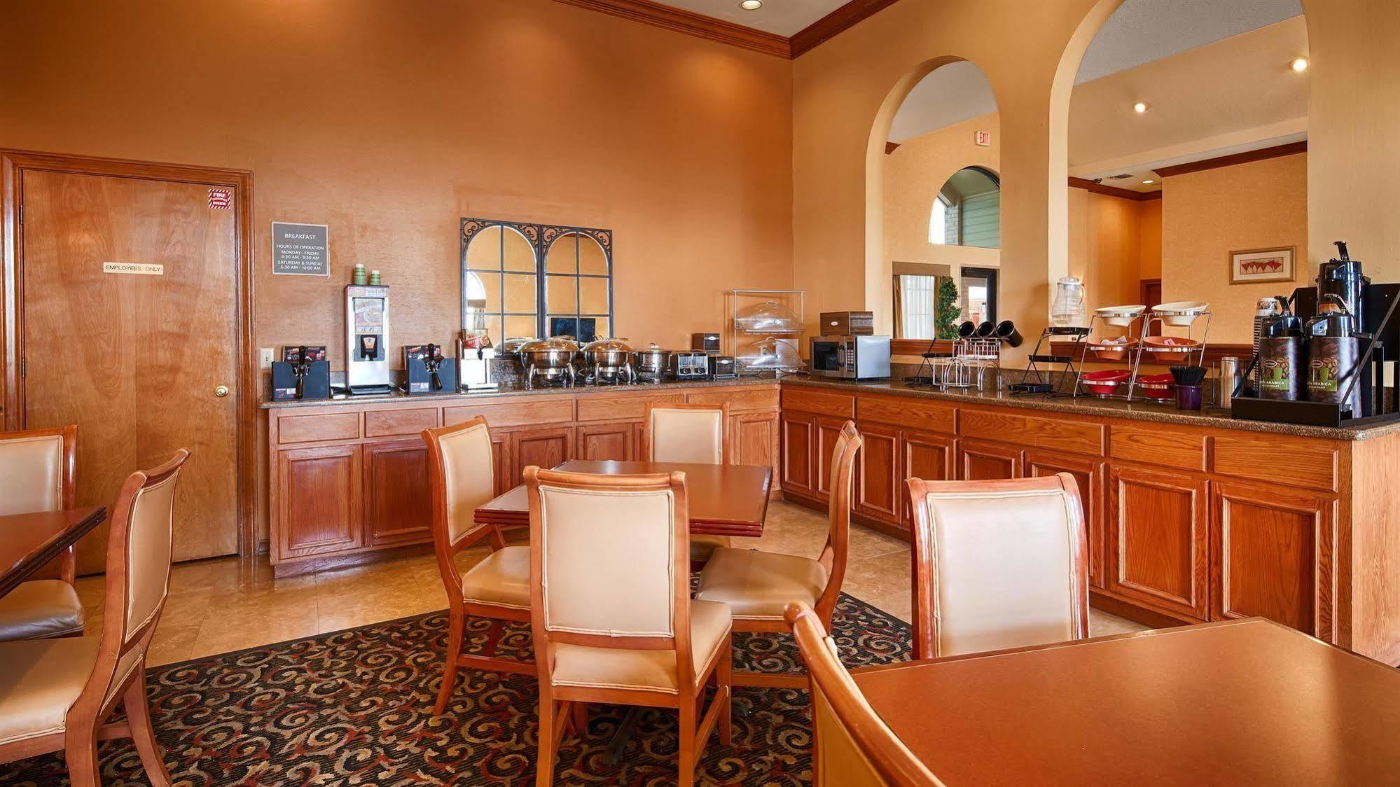 Hotel Surestay Plus By Best Western Fiesta San Antonio