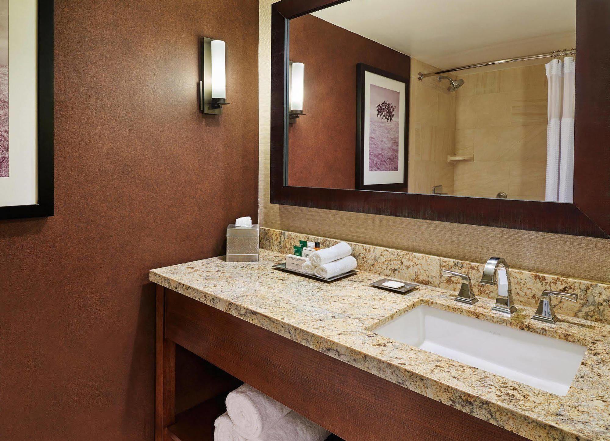 By Marriott Airport/alamo Heights 3* San Antonio