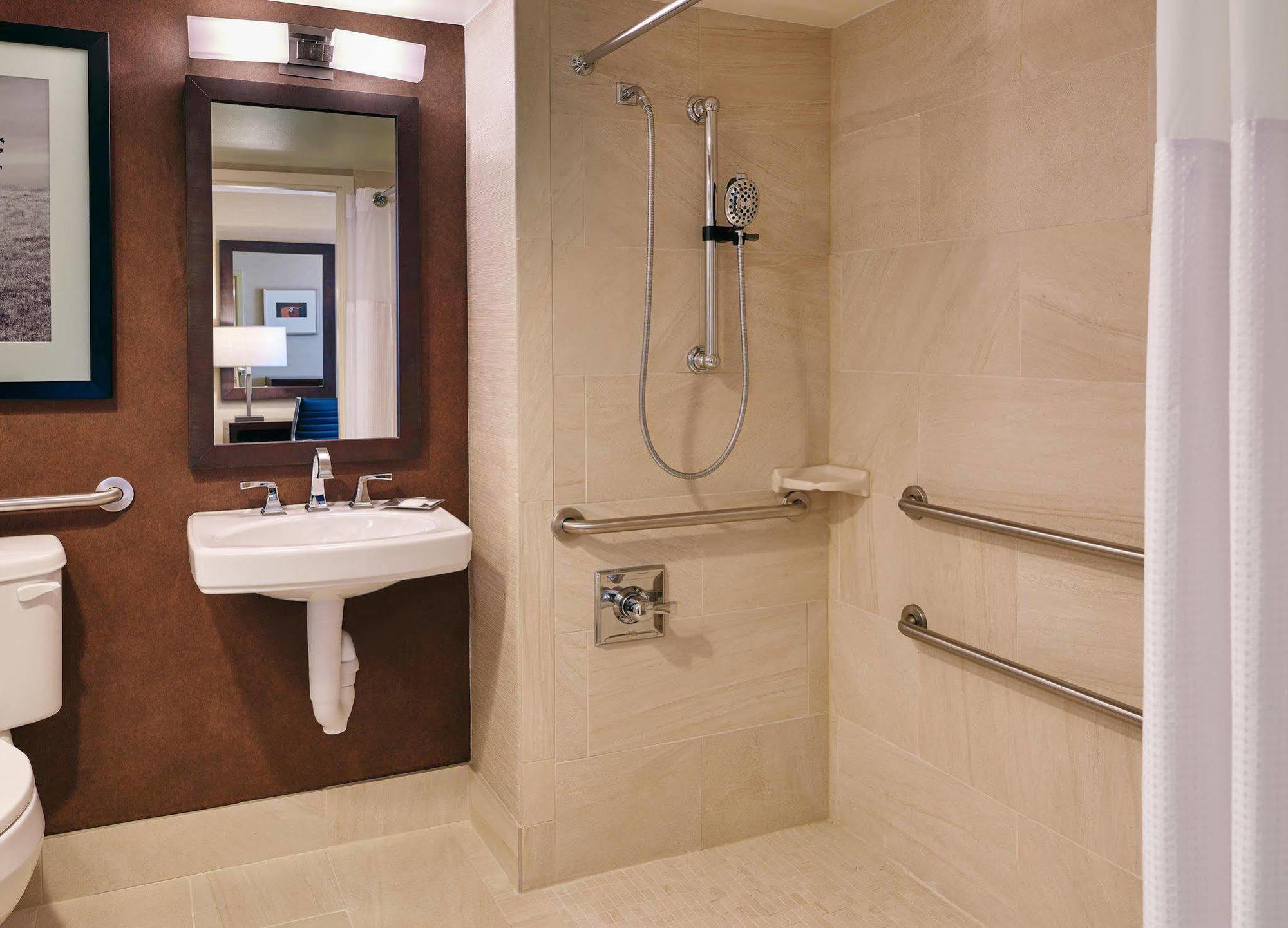 By Marriott Airport/alamo Heights Hotel