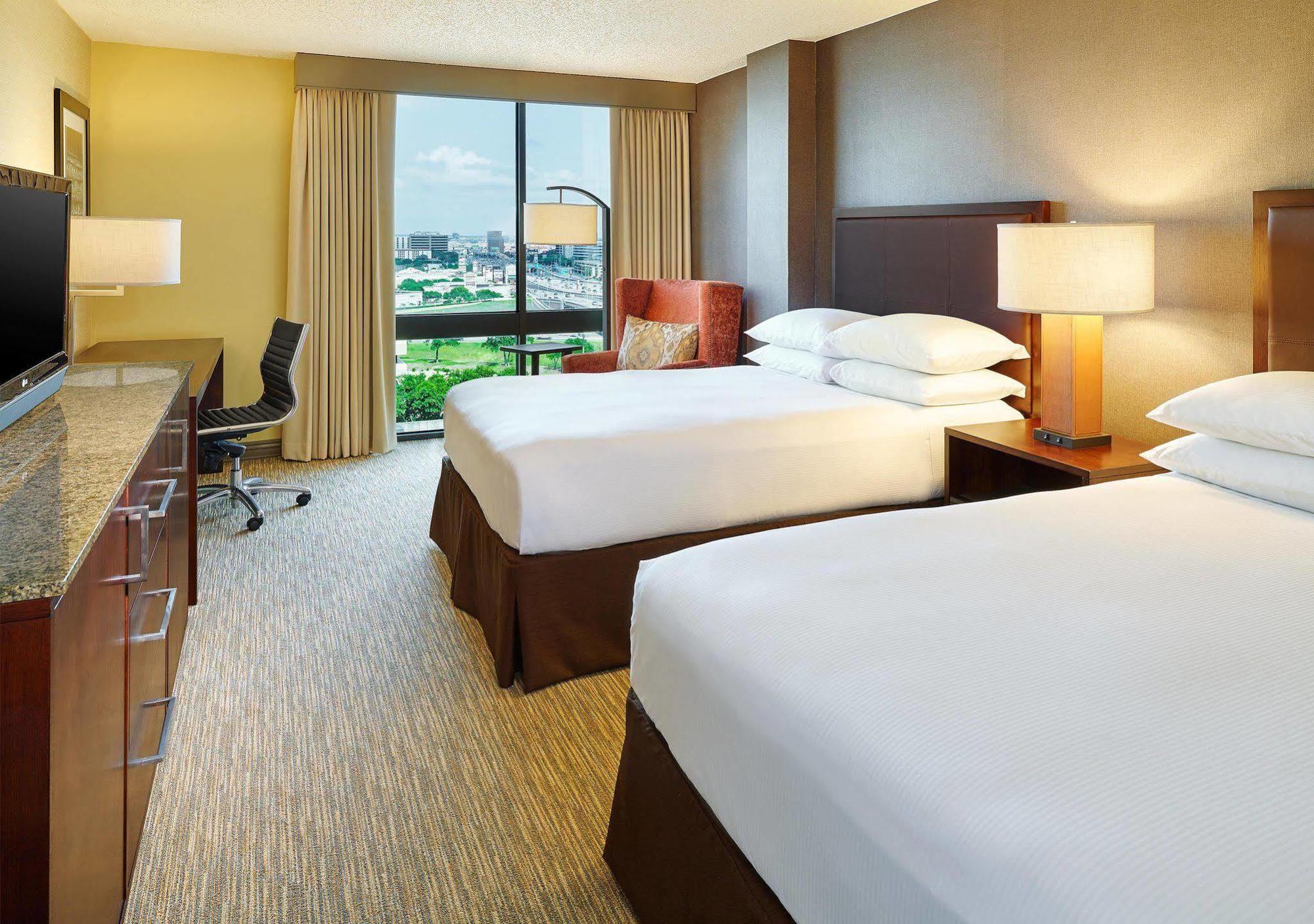 By Marriott Airport/alamo Heights 3*