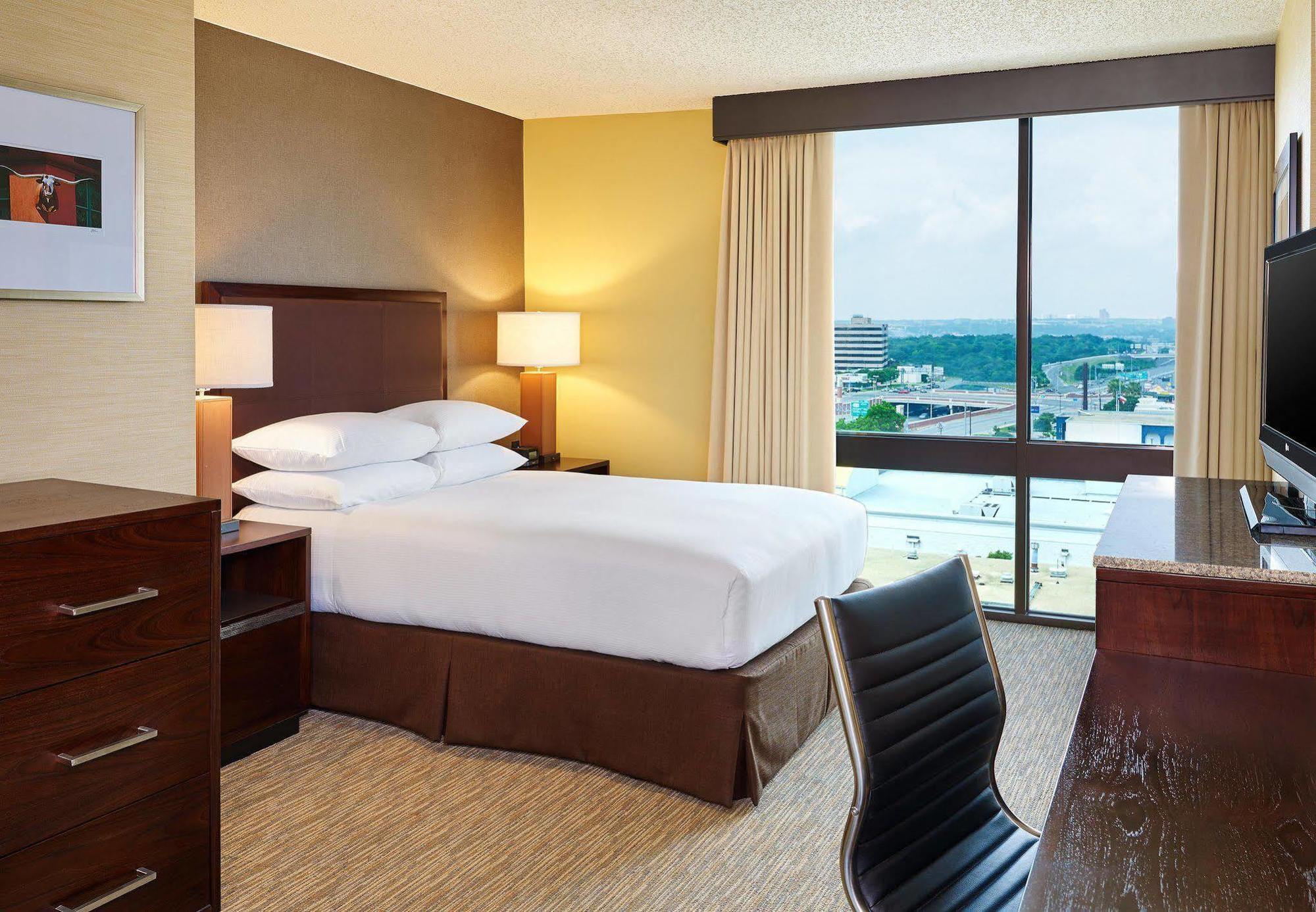By Marriott Airport/alamo Heights 3* San Antonio