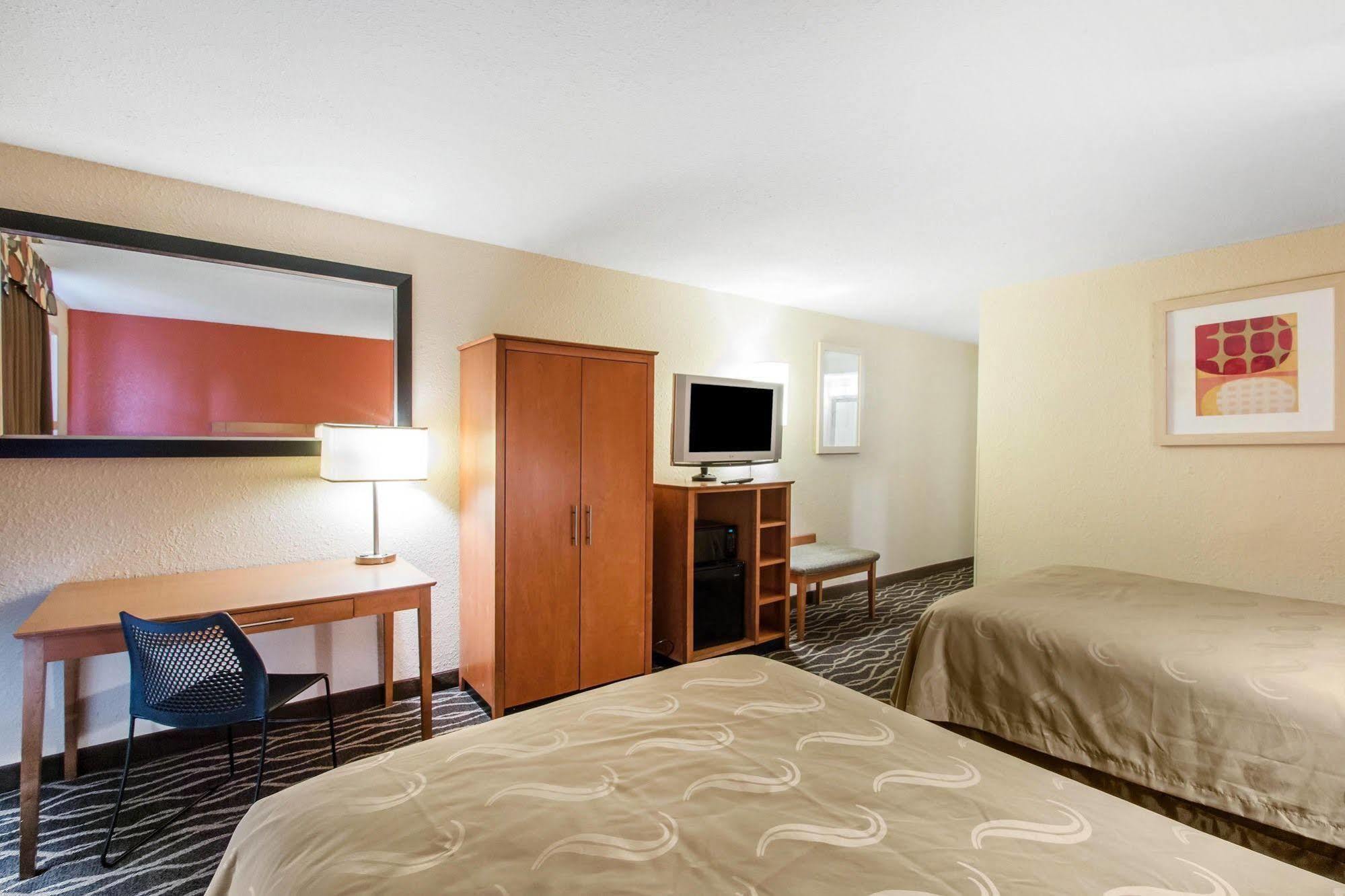Hotel Quality & I-35 Near Frost Bank Center San Antonio