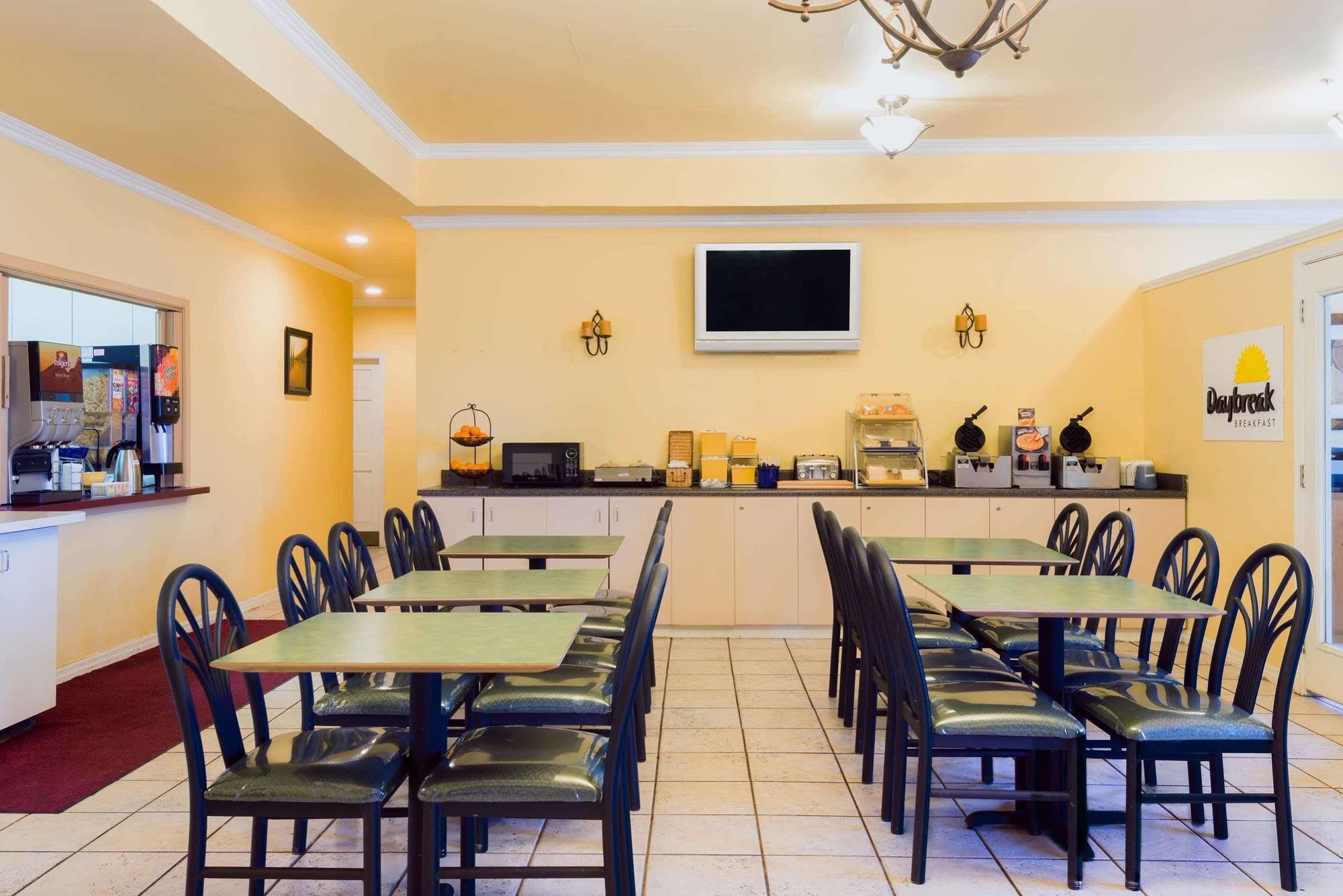Days Inn by Wyndham San Antonio Northwest/Seaworld Hotel San Antonio
